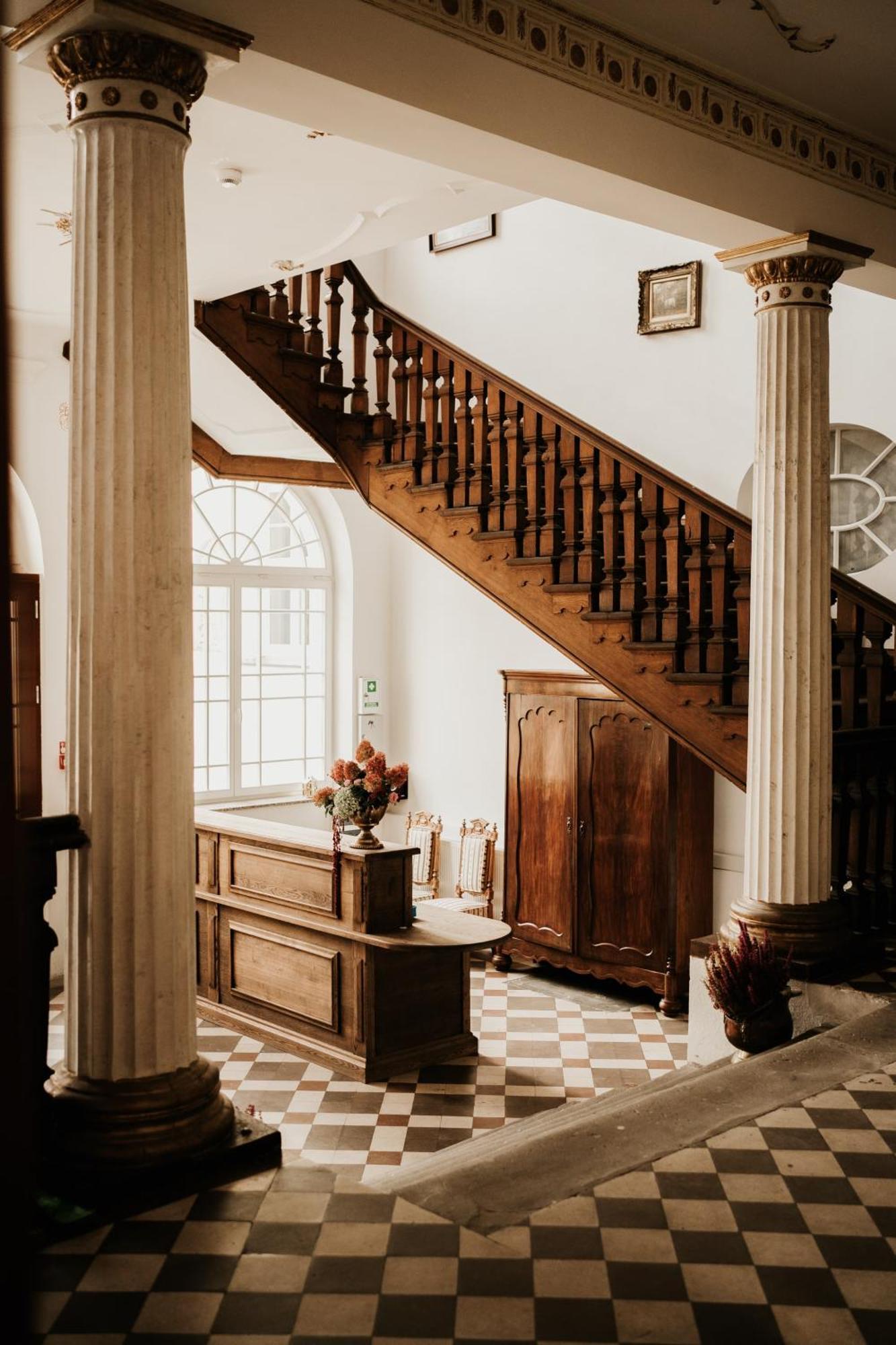 Palac Bogaczow - Noclegi - Restauracja - Przyjecia 外观 照片